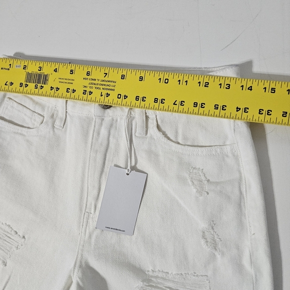 NWT Vervet Women's Emma Denim Distressed Frayed Mom Jeans White Size 26 B22 - Picture 7 of 10